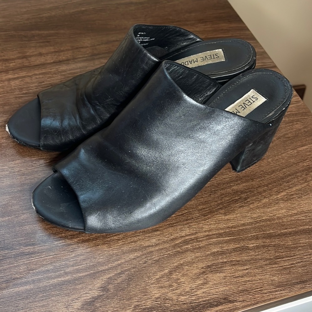 Black Leather 90s/00s Style Steve Madden Infinity Slide Heels